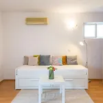 House Grmoja شقة *