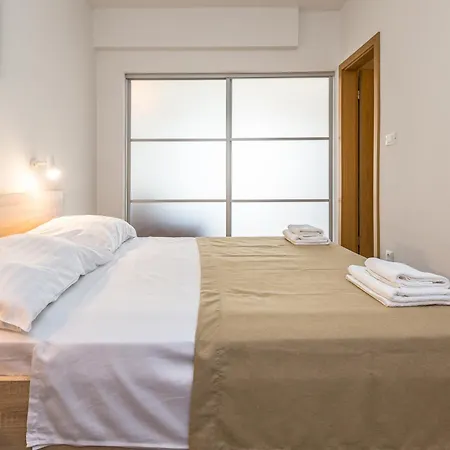 Apartment House Grmoja *