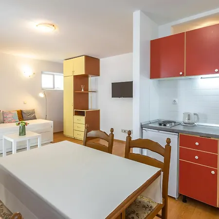 House Grmoja Daire Baška Voda