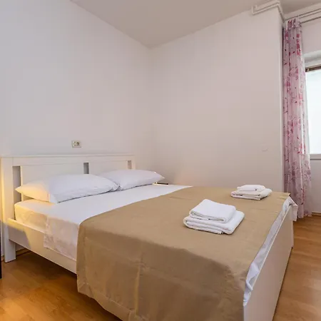 House Grmoja Daire Baška Voda