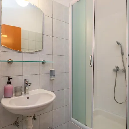 Daire House Grmoja *