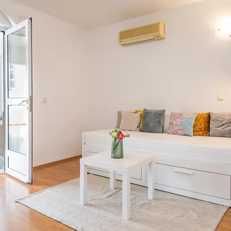 Apartman House Grmoja *